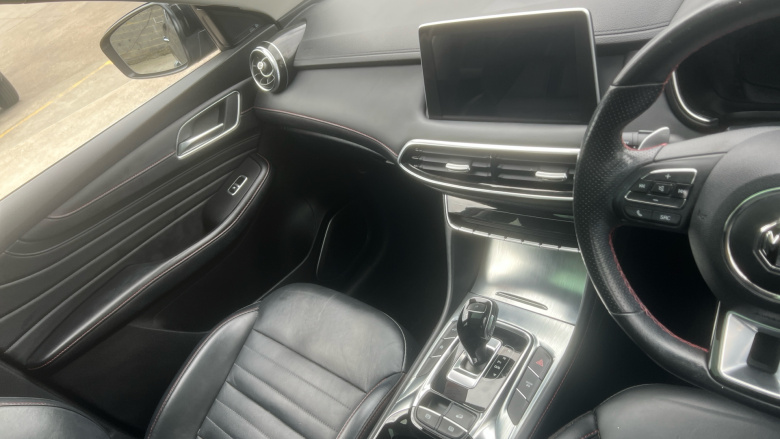 MG Hs 1.5 T-GDI Exclusive 5dr DCT Petrol Hatchback